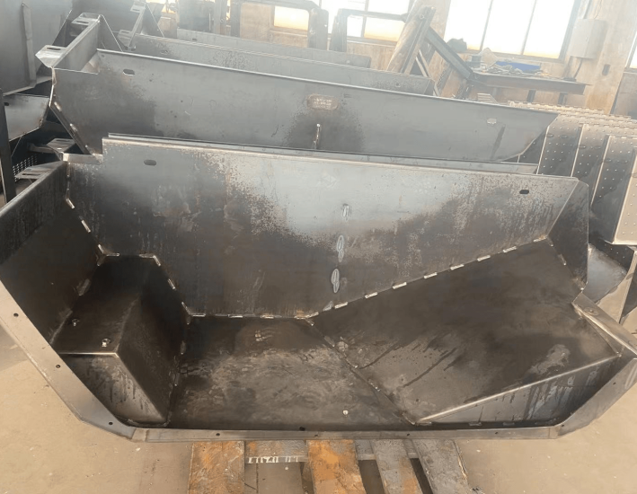 Custom OEM metal wheel guard and fender fabrication for construction machinery - KS Metal Pro